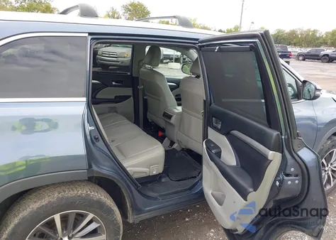 2018 Toyota Highlander Xle from USA, damaged, VIN 5TDJZRFHXJS887181